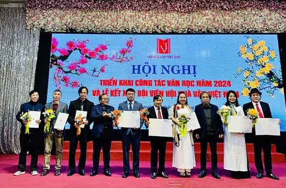 Hội Nhà văn Việt Nam triển khai công tác văn học và kết nạp hội viên mới